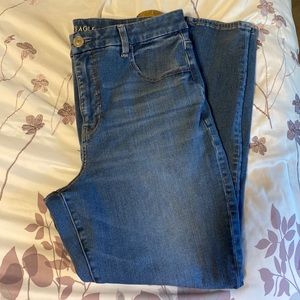 Curvy Medium Wash Hi-Rise Jegging